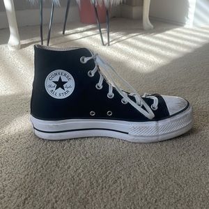COPY - Women’s black platform converse size 9.